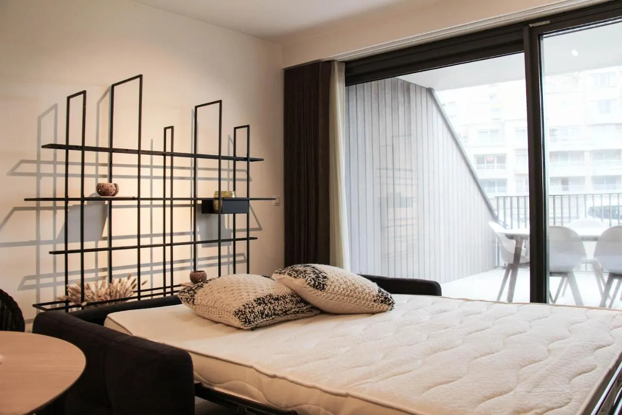 Crystal Residences - Luxurious Seaside Apartments Oostende